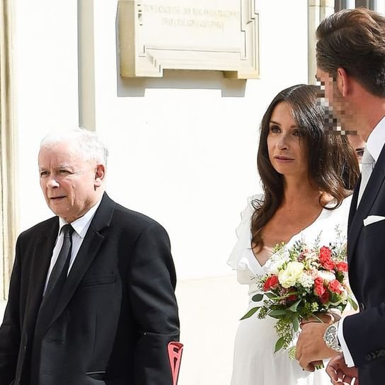 S l a v e n t y tweet media