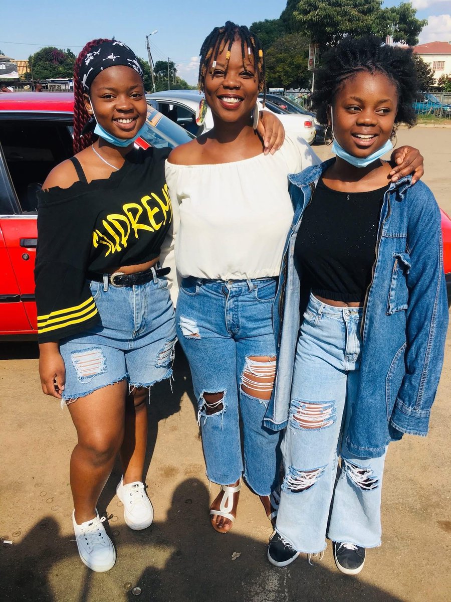 ZimViral's tweet photo. “Varisei Sky na Paulina ,ndakasiya ogara ‘Sky’ ,ndovimba arikukura...." 🤍😍 https://t.co/3go0KB7Wll