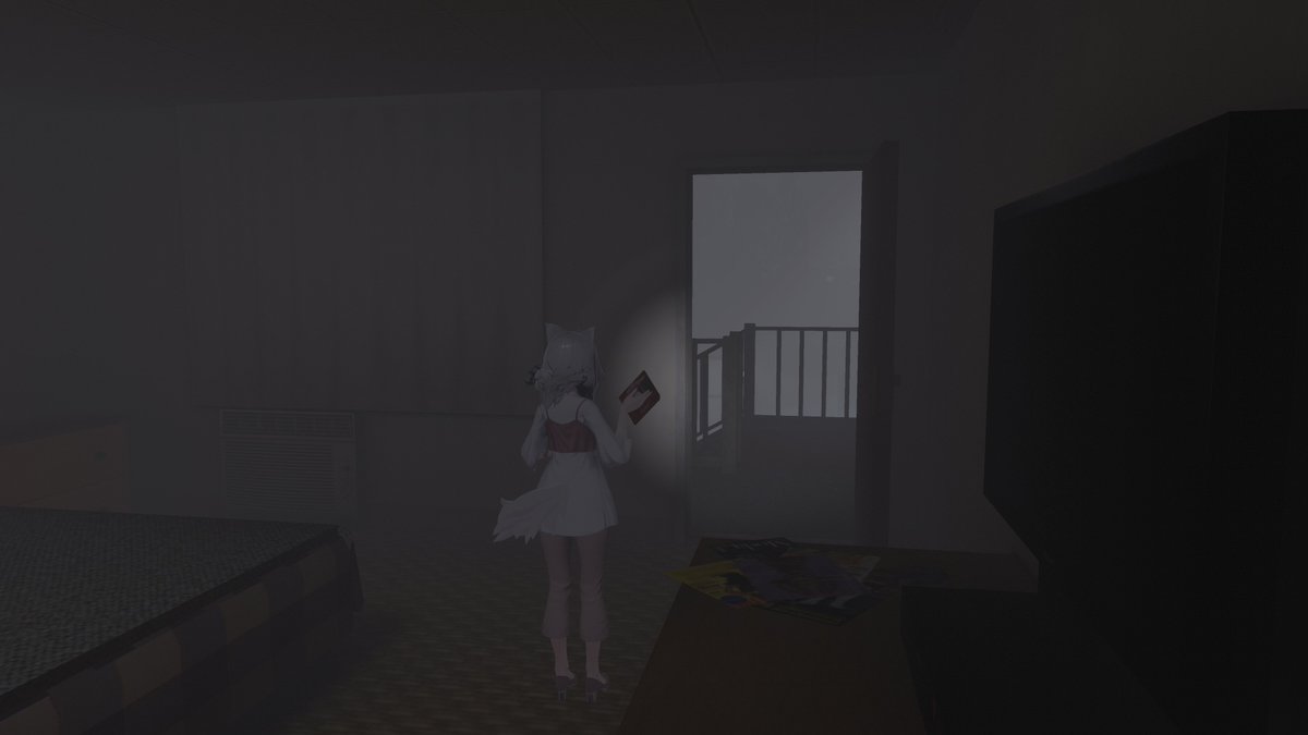 choco_kk_nono's tweet photo. ワールド：Through the Shadow Broadcast - By RedBubbleTeam
https://t.co/2fkfuoM6uI

霧がかかった不気味な空間を探索するゲームワールド
監視カメラを見て指示する側、探索する側に分かれて遊ぶ感じでした

協力して遊ぶ感じで面白いですね。。。

最近の #VRChat https://t.co/yACVcKEVrF