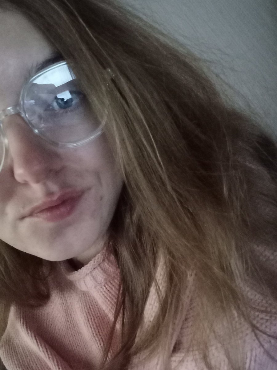 Яна tweet media