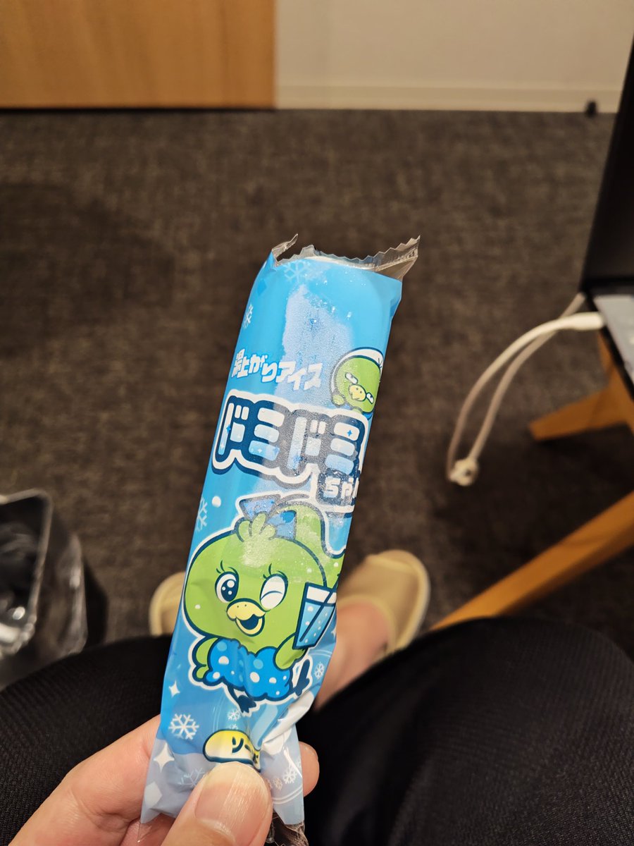 aki20121's tweet photo. 風呂上がりはドミドミちゃん🍨
エレベーターが３基あるので混雑の時間帯もすぐ乗れます☺️
これはノンストレス😀 https://t.co/MoRMDvP1Gm