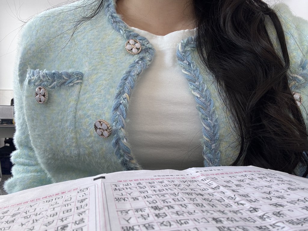 假装正经，原来自己挺反差的