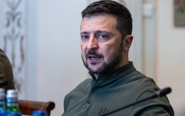 front_ukrainian's tweet image. ❗️During this week, Russia used more than 3,270 strike drones, 1,370 guided bombs and almost 50 missiles of various types against Ukraine, — Zelensky