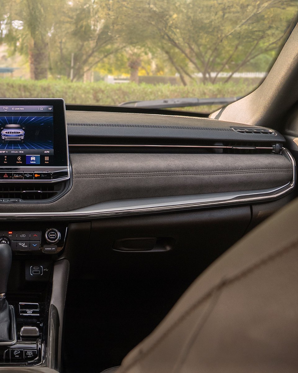 حيث تلتقي المغامرة بالفخامة ، اكتشف جيب كومندر الجديدة كليًا.
#بترومين #جيب #جيب_كومندر #مغامرة #فخامة 
Adventure meets elegance, discover the all-new Jeep Commander.
#Jeep #JeepCommander #Adventure #Elegance #PetrominStellantis