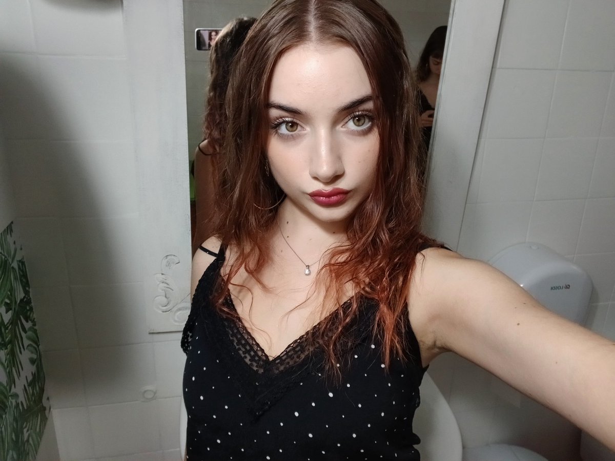 crystallydoll's tweet photo. little selfie photodump to show u the recovery glow is real <333 never been happier and never felt prettier 
ilysm angels, I wish u all happiness and peace 🩷❤️‍🩹🩷❤️‍🩹🩷❤️‍🩹🩷 https://t.co/P3MXpATChj