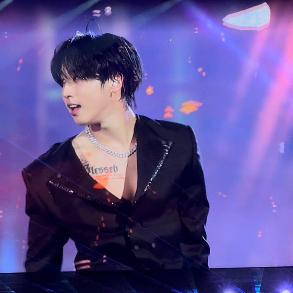 channieverses's tweet image. A TATUAGEM DO HAN NÃO TÁ TAPADA HOJE ELE COLOCOU OS PEITÃO E A TATUAGEM PRA JOGO 

#dominATE_celebrATE