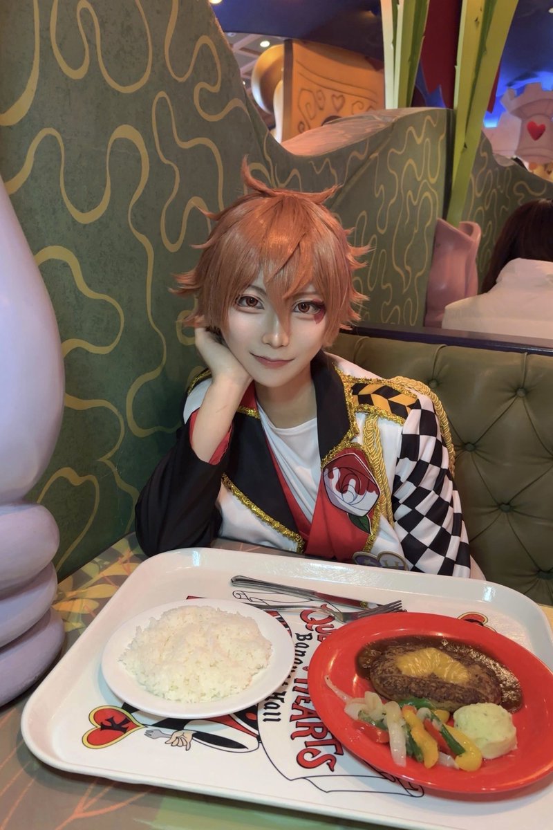 「なーにみてんの」

 #Dハロツイステ仮装
 #Dハロ仮装2025