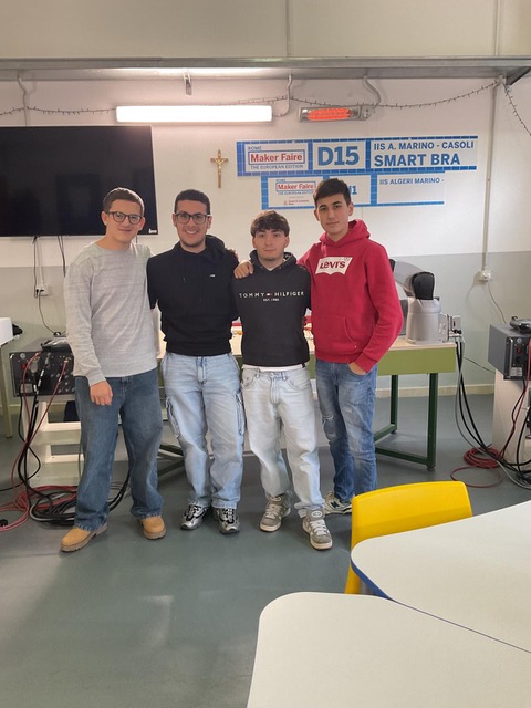 MakerFaireRome's tweet image. 🍝 A #MFR2025 ti spieghiamo davvero tutto, anche come cucinare la pasta in modo perfetto!
Con #PastaTester, il progetto realizzato dagli #studenti dell'IIS Algeri Marino di Casoli (CH), potrai cuocere i tuoi piatti in modo #smart e preciso.
I tuoi alleati? 
🔹Una pentola