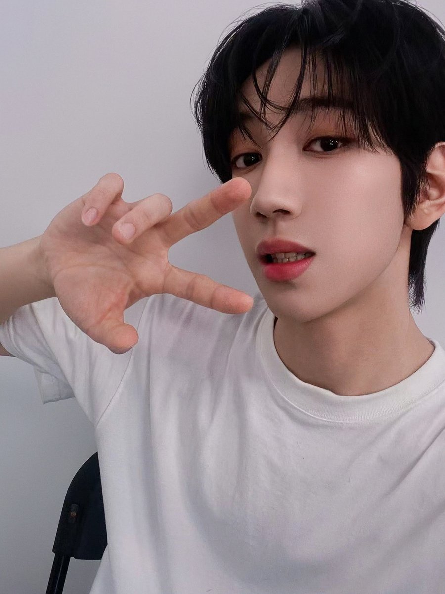 ChromosomeEG's tweet image. Dropping selfies 📷 Happy weekend 😁

#CHROMOSOME #Chromosome_Entertainment #ChromosomeSeeds #Seeds #CHENKAIWEN #CHENXIAOFU #FANZIMO #FUYUBO #LANZIHAN #LINUOQI #XUYISHENG #ZHENGYIZHUO