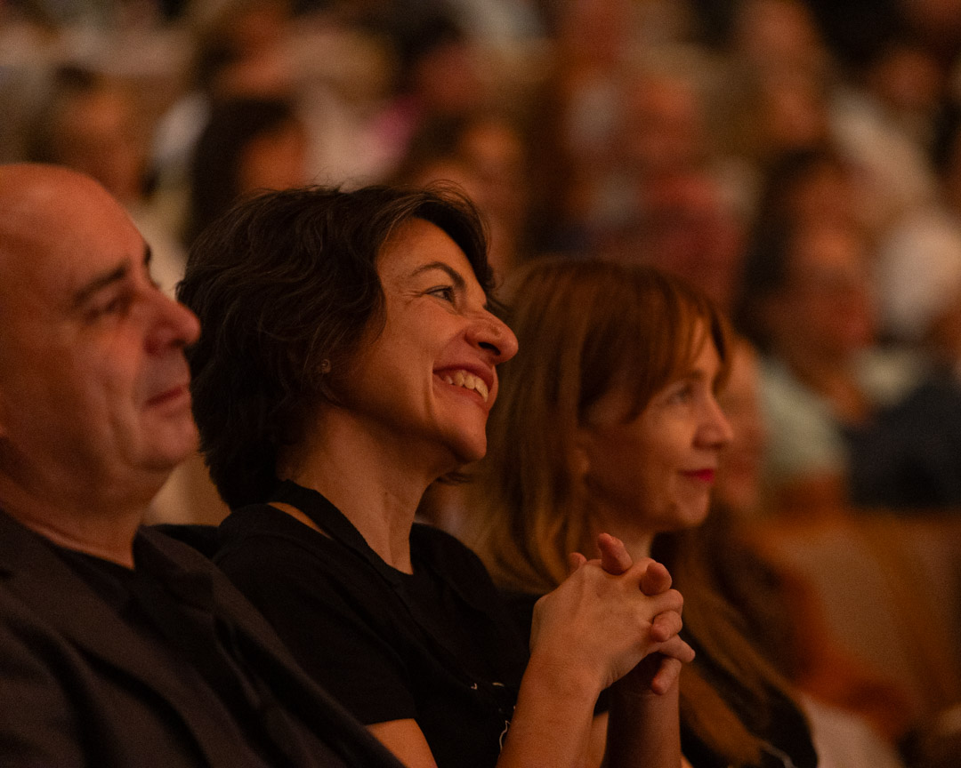 💫 Increíble historia de superación la de Miriam Fernández 🌟

Nos ha contado cómo afrontó las dificultades con humor y el apoyo incondicional de su familia, que creyó en ella desde el principio ❤️

✨ “La felicidad es tomar la decisión diaria de ser felices, somos los únicos que