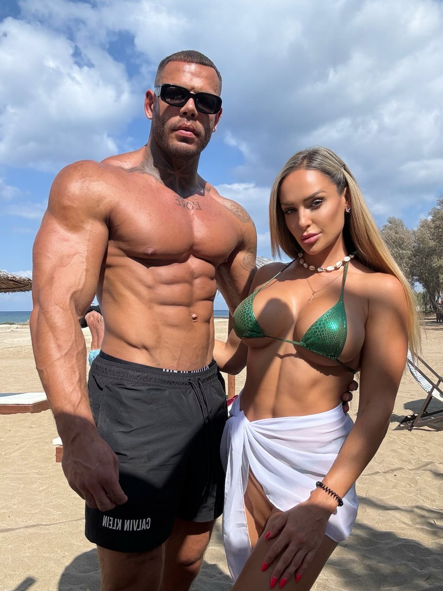Watch us rule, while you kneel and fund the empire 👑

Being a Paypig for an Alpha Couple is a full-time commitment 💰