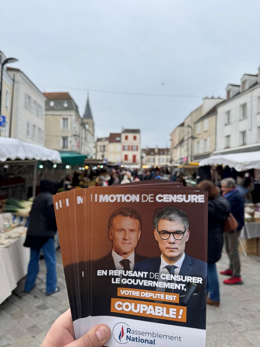 🔵 Ce matin, nous étions sur le marché de #BrieComteRobert pour alerter les Briards sur le vote de leur députée Céline Thiébault-Martinez, qui a refusé de censurer le gouvernement Lecornu.

Rejoignez l’alternance avec <a href="/MLP_officiel/">Marine Le Pen</a> et <a href="/J_Bardella/">Jordan Bardella</a> 🇫🇷🚀

#Circo7709 #RN77