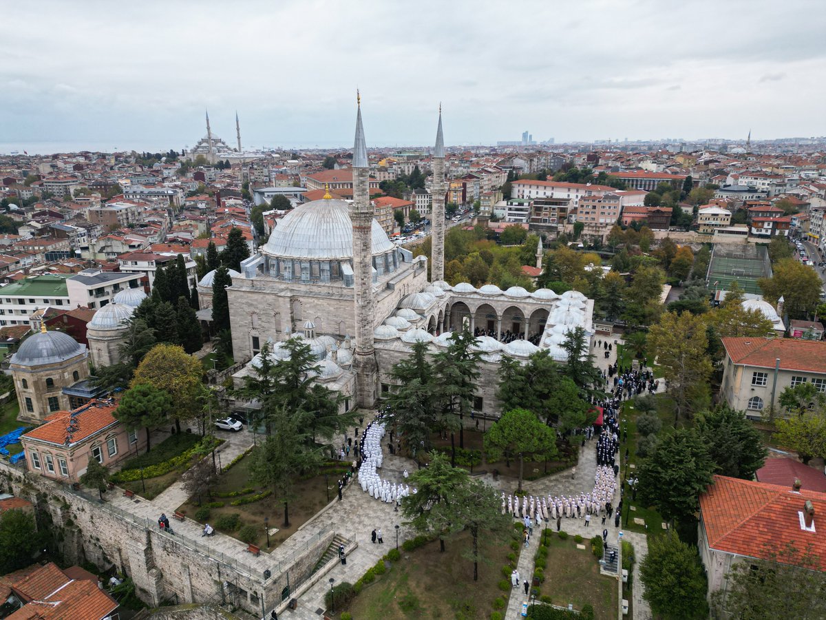 Fatih sokakları, "İlme Adanmış Gençliği" selamlıyor! ✨