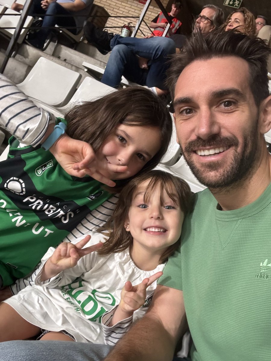 Fsacris8's tweet photo. #olimpicverdinegre vamos Penya!! https://t.co/Djg9MMCoqp