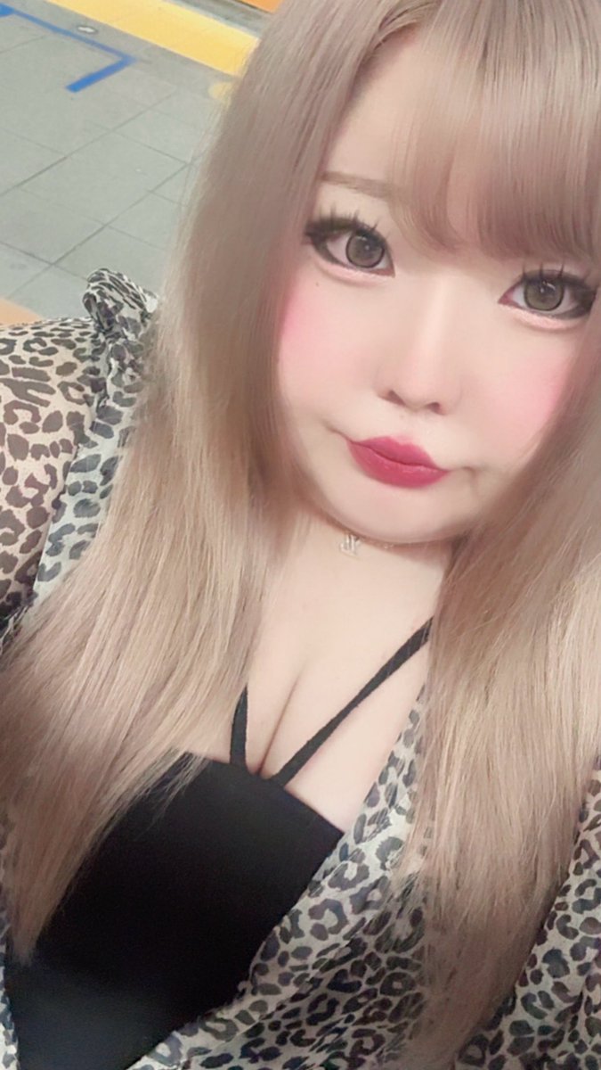 r_chan_new's tweet image. めためた可愛い髪色なった🥳どう？？？