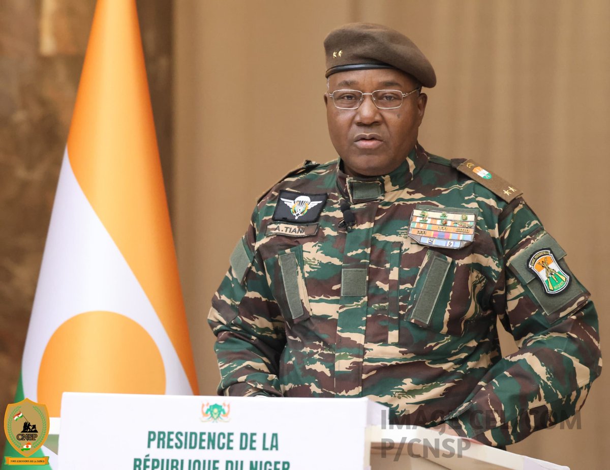 Niger’s 🇳🇪 President Abdourahmane Tchiani has announced the construction of a new oil refinery in Dosso, which will produce 100,000 barrels per day and supply both Burkina Faso and Mali. Planned under the 2024–2025 agreements, the project is intended to boost Niger’s energy