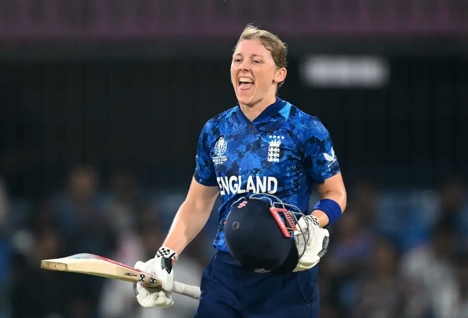 MidnightMusinng's tweet photo. Brilliant 100 from Heather Knight for England to make it a special 300th international appearance !!
#INDvENG #INDvsENG #INDWvENGW #INDvsENGW https://t.co/rsXvsu7Vwh