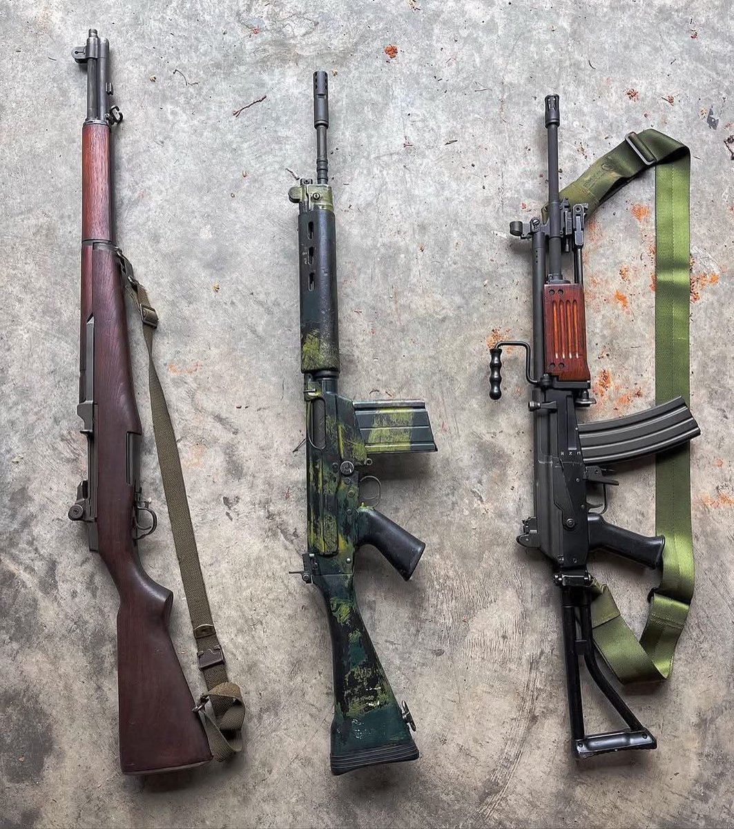 gunfanatics1's tweet photo. Left, Middle, Right? https://t.co/I8tVrFLFHh