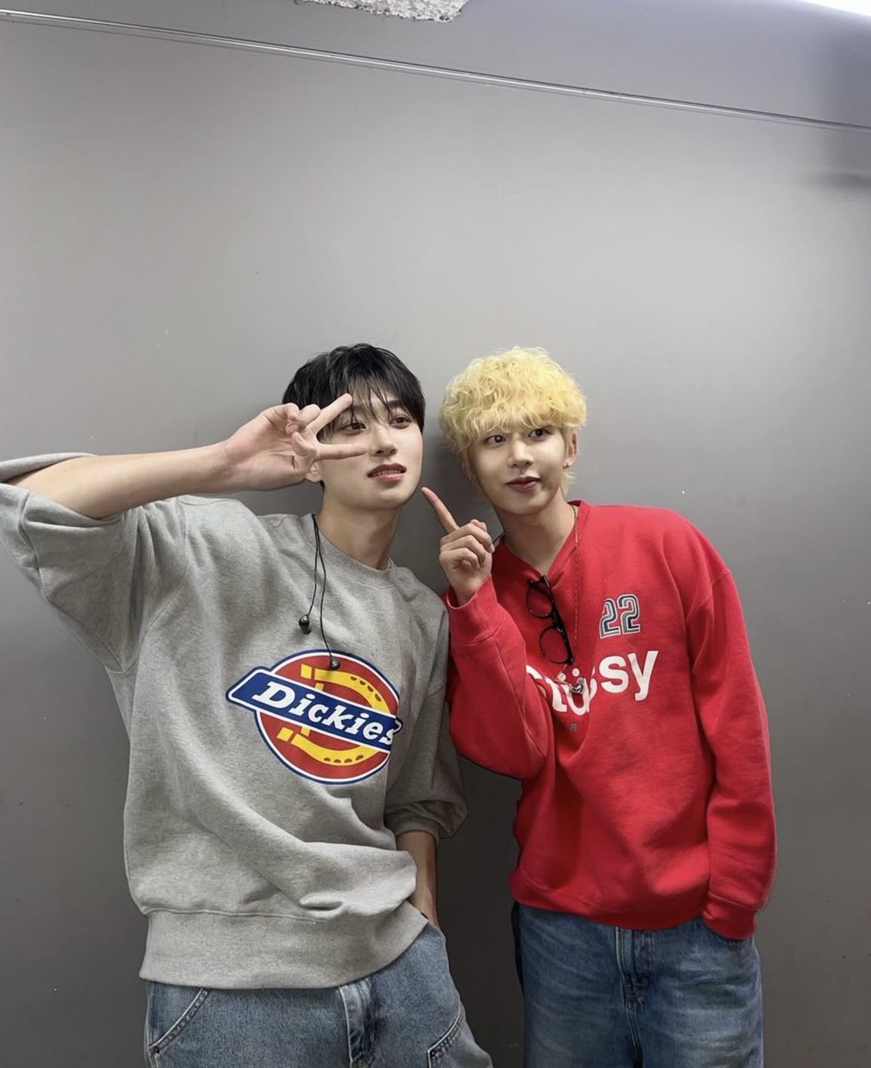 네버 tweet media
