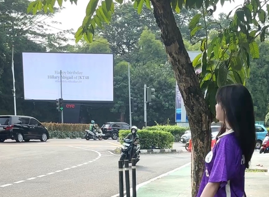 Terimakasih banyak mylofly! Aku seneng bangett aslii, makasiihh yaaa 🥹🥹🙆🏻‍♀️🙆🏻‍♀️💜💜 sayang mylofly banyak banyakk &lt;3 btw ini sambil aku olahraga juga skalian nunggu aku lari lari jadi ini foto abis lari aku HAHAHA
#Heallary18 #HealthLy #SaatnyaLevelUp
