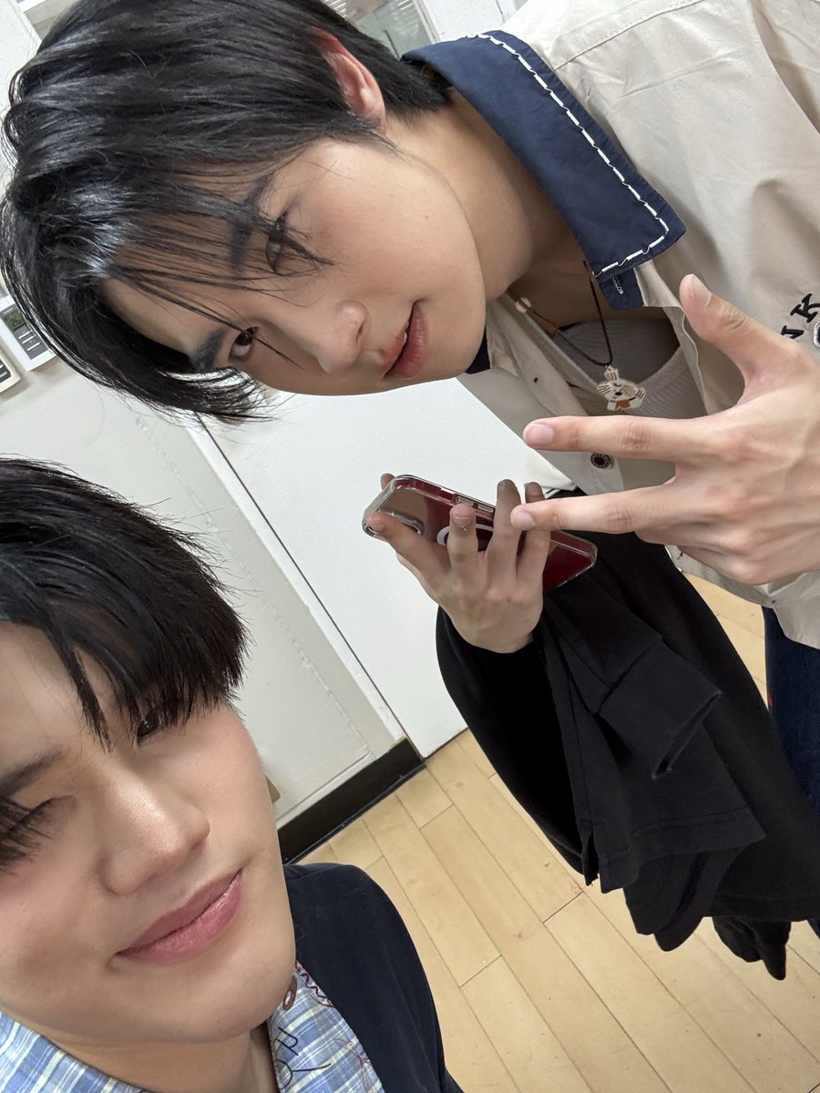 ขอบคุณที่แวะมาหากันนะค้าบบ🥰

#DogBro #KongSky #ก้องสกาย #CentralRama3 #DuoFriendsCosplayContest