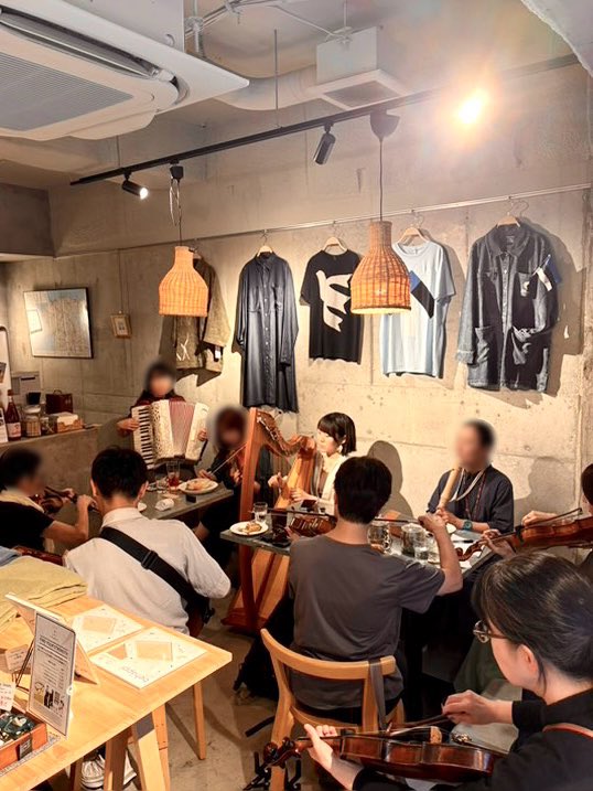 10月のセッション、ありがとうございました！

今年から始まったこのセッションですが、毎回色んな方が気軽に遊びに来てくれて本当に嬉しいです✨

「北欧音楽やってみたいな」
「ちょっと見学してみようかな」
という方も大歓迎！

次回は来年1月24日（土） に開催予定です🇸🇪

#関西北欧セッション