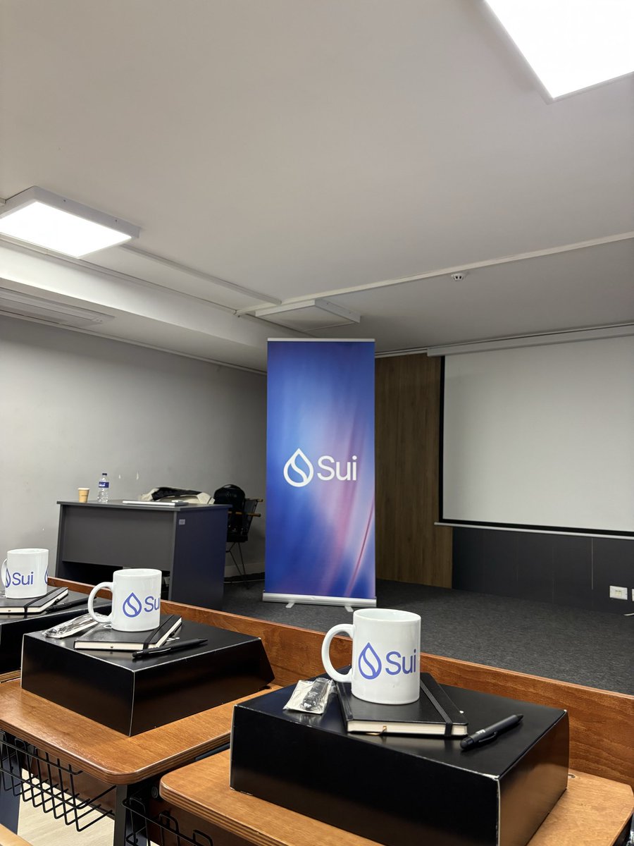 Eventself tweet media