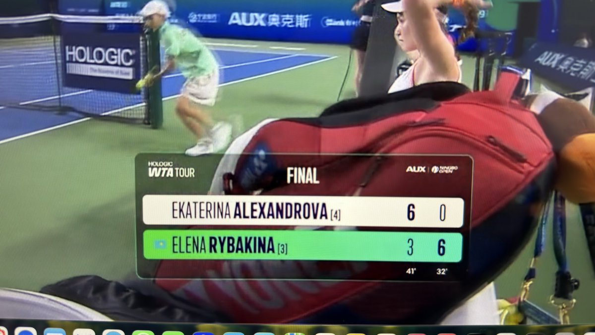 A potom ze nemaj rad zensky tenis 🤣