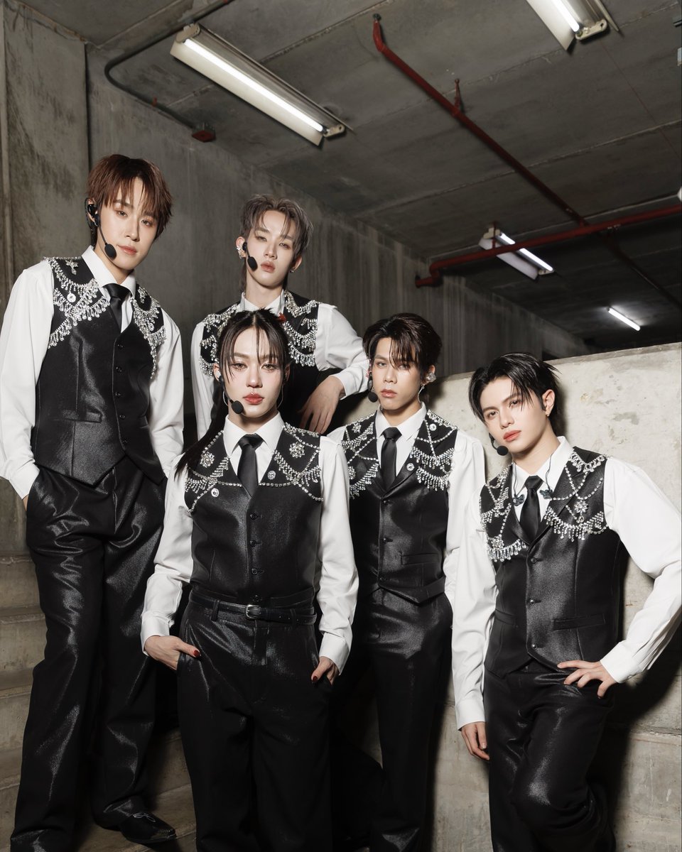 LYKN IS READY FOR  #LYKNDuskAndDawnConcertD2

LYKN DUSK &amp; DAWN CONCERT ’ 🌗
BUY LIVE STREAMING TICKETS  👉🏻 : shorturl.asia/jx4Dn  

#LYKN
#RISERMUSIC
#GMMTV