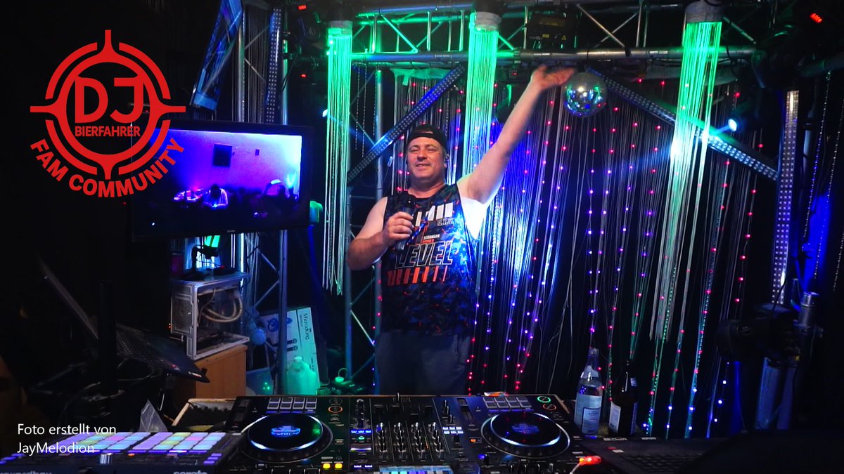 Was war das bitte gestern für ein geiler Underground-Stream?! 🔥

Ein fettes Danke auch an die Twitch-Raids von:
💥 Swen_Voeux
💥 carlzon_official
💥 Dj_NoChance83_Daniel
💥 mr_bluemi
💥 barty_live

Lasst unbedingt Liebe bei den Kollegen da – Support bleibt kein Mord! ❤️