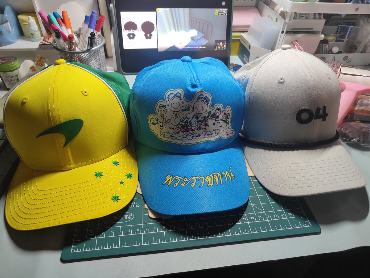 ฉันมีหมวกนักขับตั้ง3คน เท่ไหม