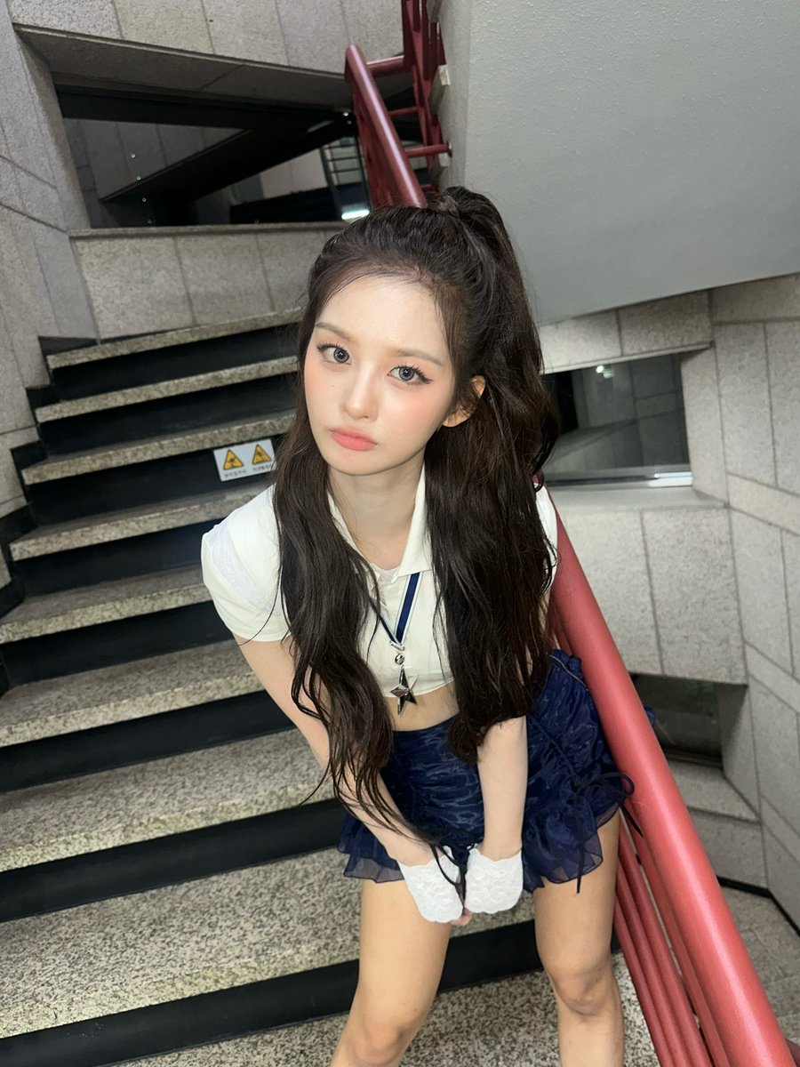 Blue Valentine 첫주 끝💙

#NMIXX #엔믹스 
#설윤 #SULLYOON