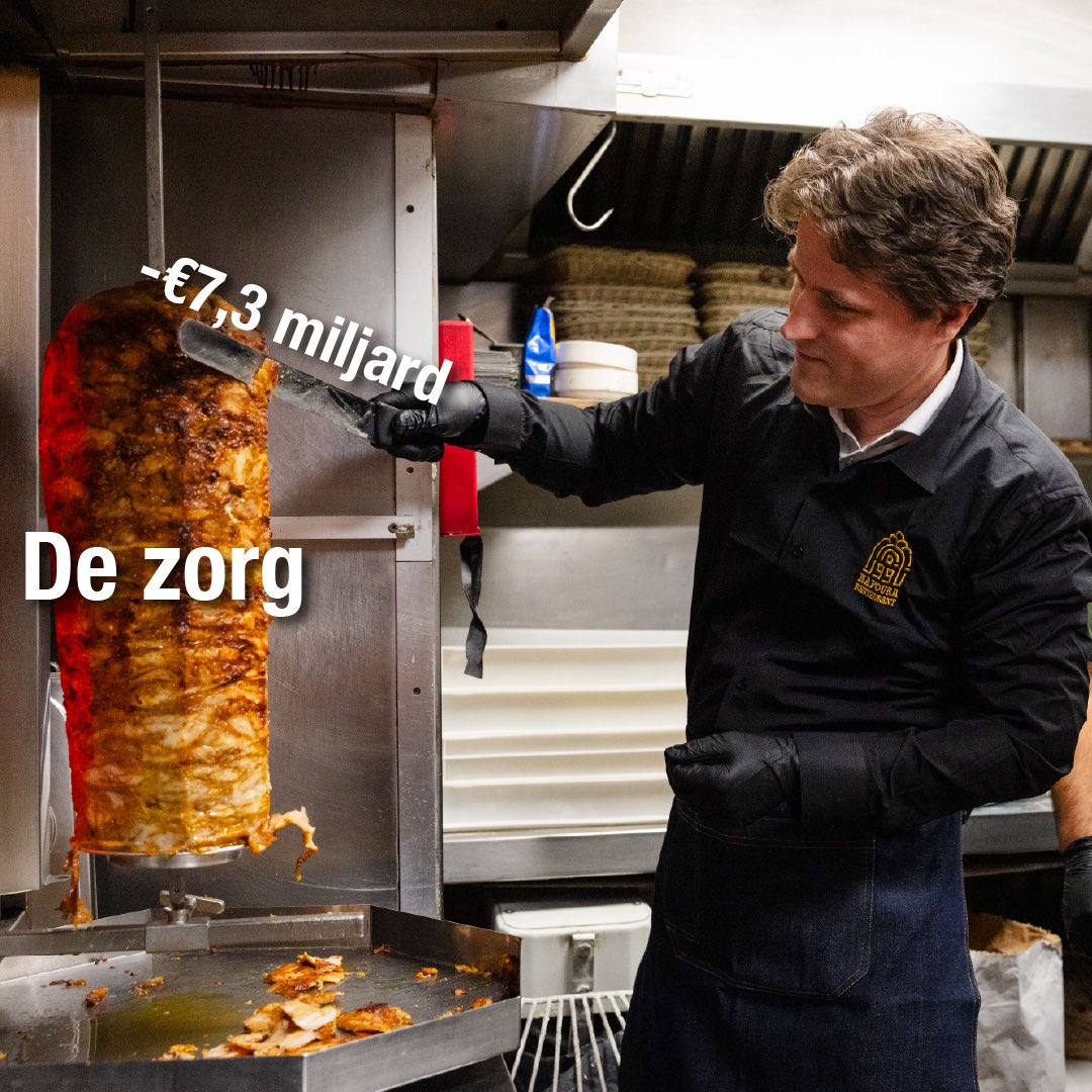 ‘Fatsoenlijke’ miljardenbezuinigingen op de zorg bestaan niet.

Onze ouderen, jongeren, zieken en gehandicapten verdienen goede en betaalbare zorg.

Kies voor de zorg, stem SP.