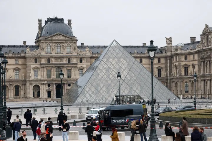 TOURISTS fled in panic from the Louvre after a robbery forced the sudden closure of the world’s most visited museum. The thieves broke in and made off with millions worth of historic jewellery once belonging to Napoleon Bonaparte.

₿: bc1q8grl3y7utzevu56uq0us0rpgv6r69me762g20g