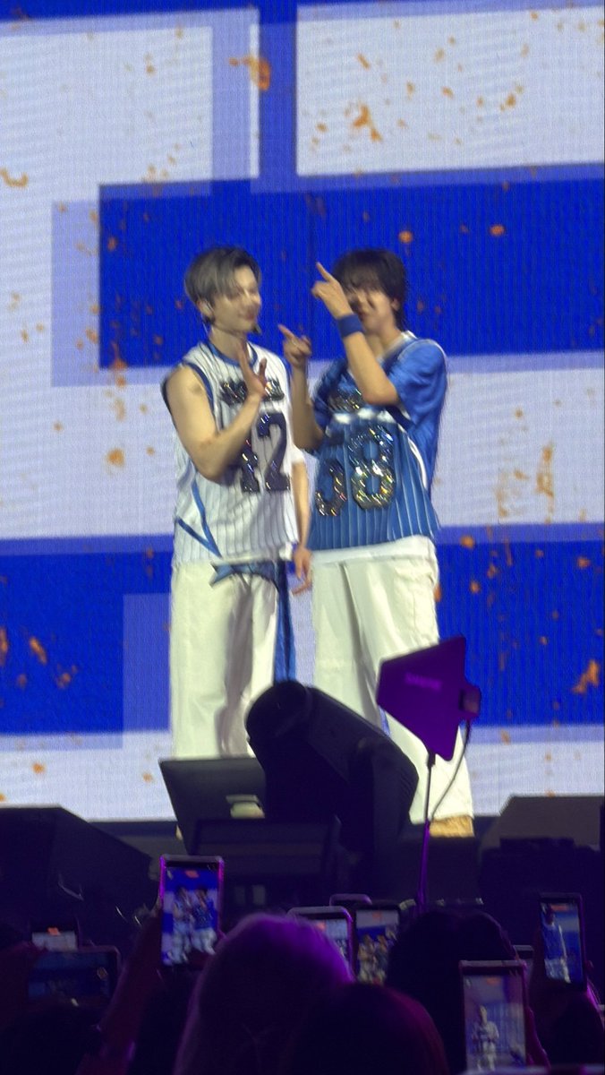 Dearlunacy_lee's tweet photo. แจมดงแฟนมาก มึง ดงรึน!!! ลุกขึ้นมา!!! 😭😭💕💕💕💕💕

19102025 TDS4 SG  #TDS4inSG #TDS4inSINGAPORE #NCTDREAM_THEDREAMSHOW4_SINGAPORE https://t.co/LFfRRzF8Vx