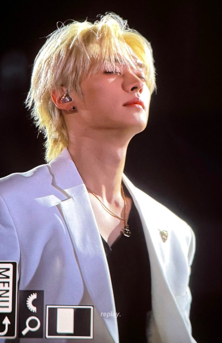 loveleeknowingu's tweet image. spot the difference level impossible