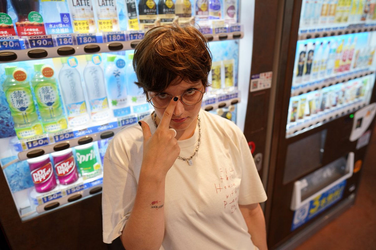 täh-täh tweet media