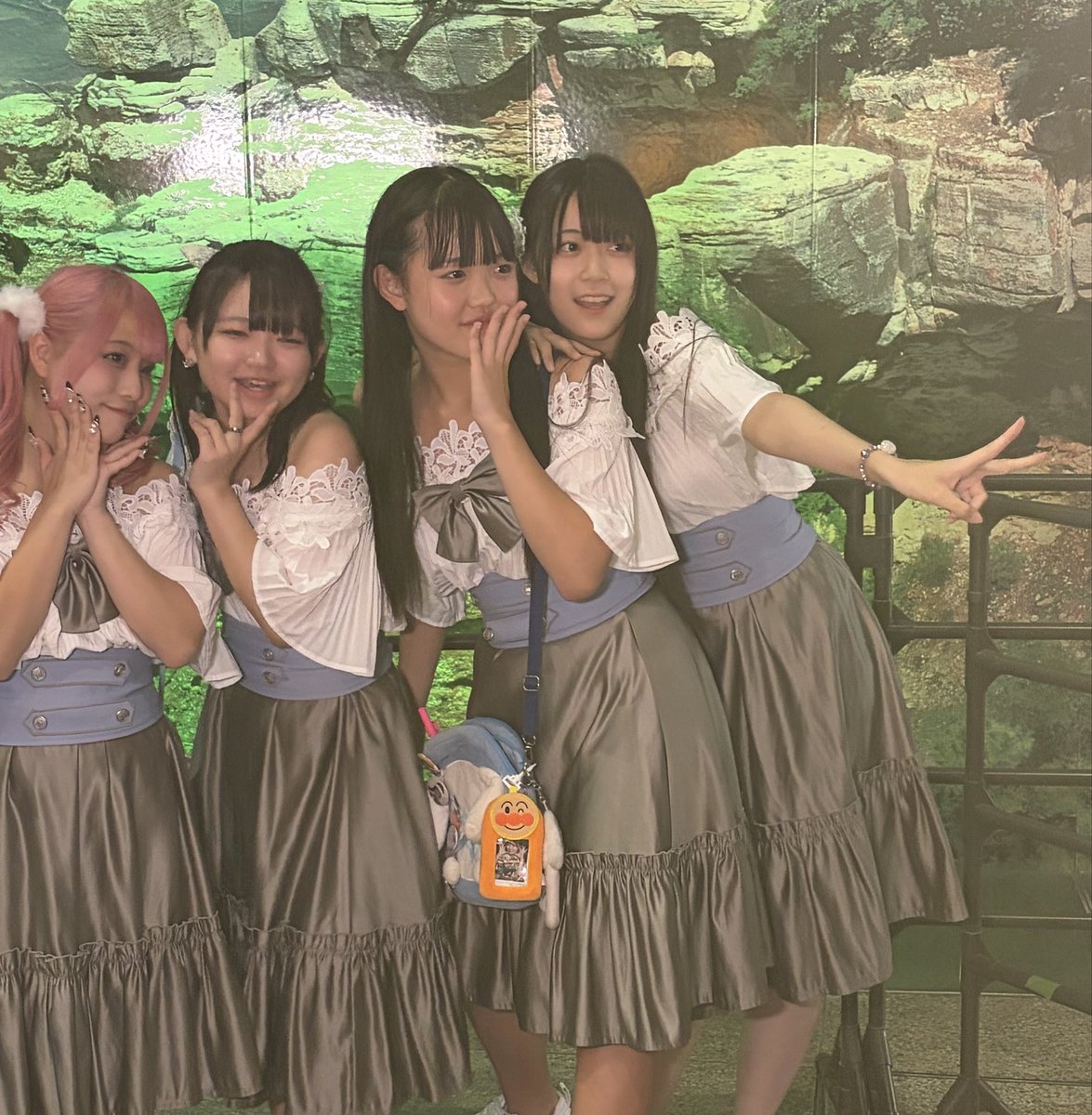 #StarT の #和希 ちゃん
初めましてしてきました
前々から行きたいとは思っていましたが、ゆいゆい推してましたので行ってませんが…気になってた
Star⭐︎Tは、和希ちゃん推しでいきます

今日、仕事終わりが18時30分でしたので、ライブは間に合いませんでしたが、チェキ撮れてよかった

#東城和希