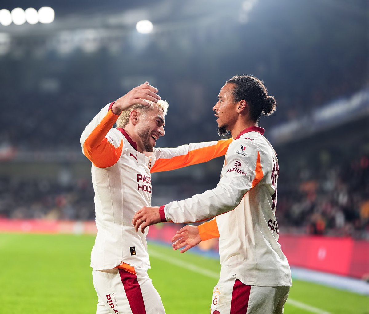 🤩 <a href="/Barisalperyilmz/">Barış Alper Yılmaz</a> &amp; <a href="/leroy_sane/">Leroy Sané</a> 🤩