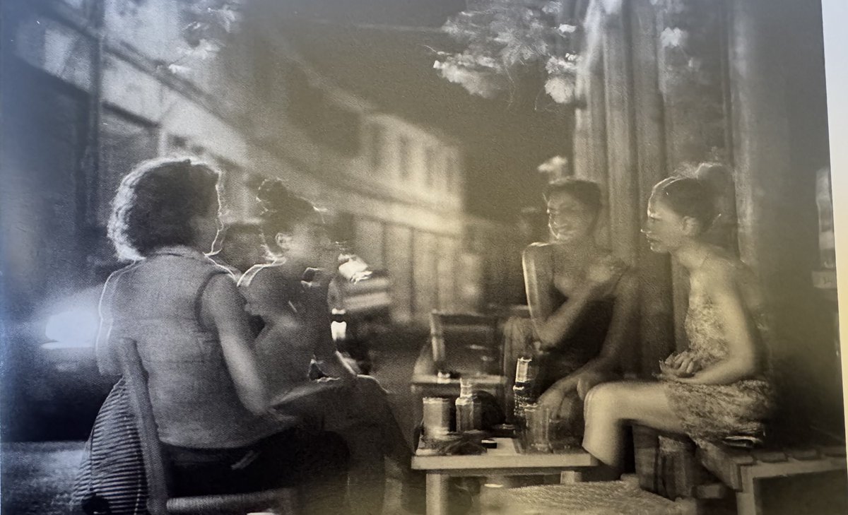 Τελικά,εμείς οι ταπεινοί Λευκωσιατες δεν πρέπει να ζηλεύουμε τους ευημερούντες Λεμεσιανους,που έχουν μια πόλη απαστράπτουσα με πύργους,πολυτελή εστιατόρια,εντυπωσιακά καζίνα,και με λογής λογής εύπορους αλλοδαπούς που κάνουν εκεί τις μεγαλεπήβολες επενδύσεις τους⁦<a href="/MrJPhill/">James Phillips</a>⁩