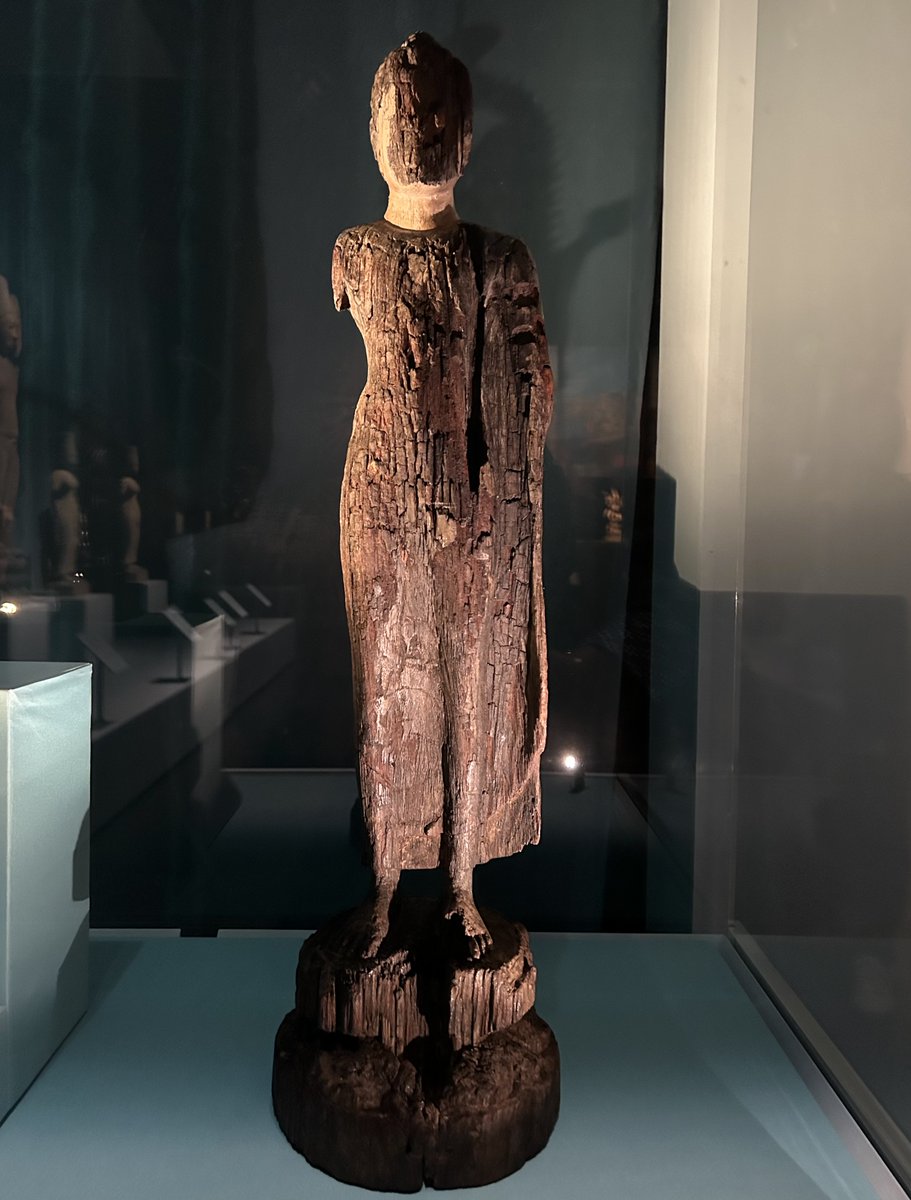 vicitracitta's tweet image. Wooden figure of a standing Buddha, c. 500-800 CE, Mekong Delta region (Cambodia/ Vietnam), Musée Guimet. On display in the Beyond India section of the British Museum’s Ancient India exhibition.