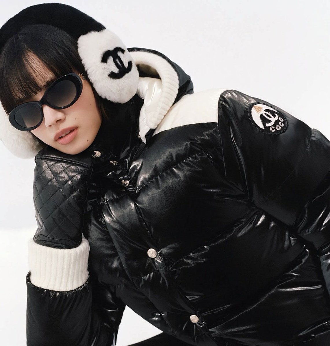 【#シャネル】機能性とファッション性を兼ね備えたココ ネージュ コレクション キャンペーンに、#小松菜奈 が登場。

numero.jp/news-20251016-…