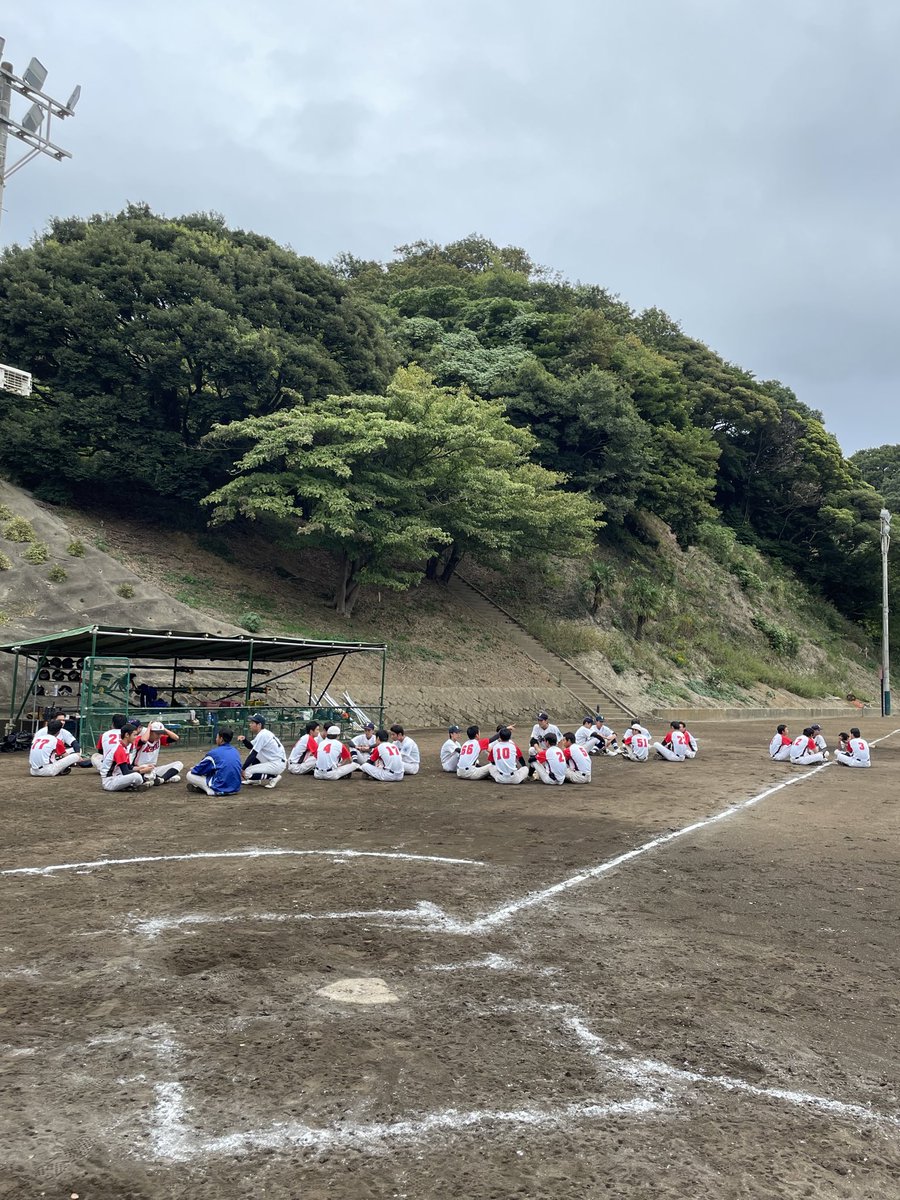 atsugi_baseball's tweet photo. 本日はLigaAgresivaで横須賀高等学校に伺い、試合をさせていただきました⚾️

Ligaでは7回制やリエントリー制を導入しており、とても貴重な経験となりました！

試合後にはポジションごとに別れてセッションを行い様々な学びを得ることができました🙌

今後のLigaも頑張ります🔥
#厚木高校
#高校野球 https://t.co/uPSU5VhYBg