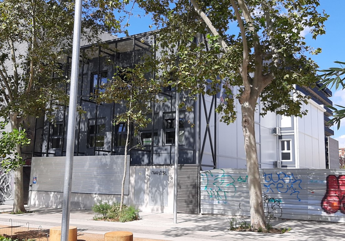 SilviaRo3005's tweet image. Arreglant la façana del CFA Palau de Mar
#comp2pdm