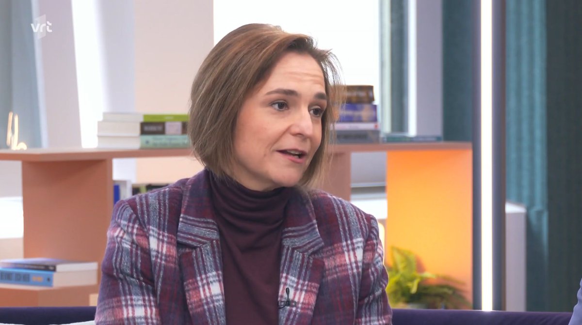 "De regering-De Wever zei wel dat het op orde zetten van de budgettaire toestand in dit land prioritair is, maar was maanden bezig met een buitenlands conflict, stelde een begrotingscontrole uit in het begin van de zomer en is nu pas begonnen aan de begroting." <a href="/Barbara_Pas/">Barbara Pas</a> #7dag