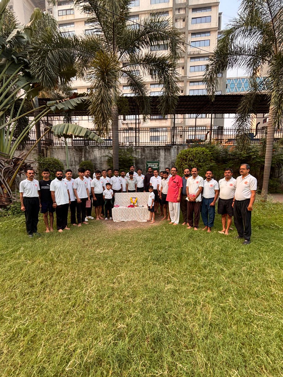 श्रद्धा व उत्साह से मनाई द्वितीय संघप्रमुख श्रद्धेय आयुवान सिंह जी हुड़ील की जयंती

17 अक्टूबर को श्री क्षत्रिय युवक संघ के द्वितीय संघप्रमुख श्रद्धेय आयुवान सिंह जी हुड़ील की जयंती विभिन्न स्थानों पर श्रद्धा व उत्साह से मनाई गई 1/6