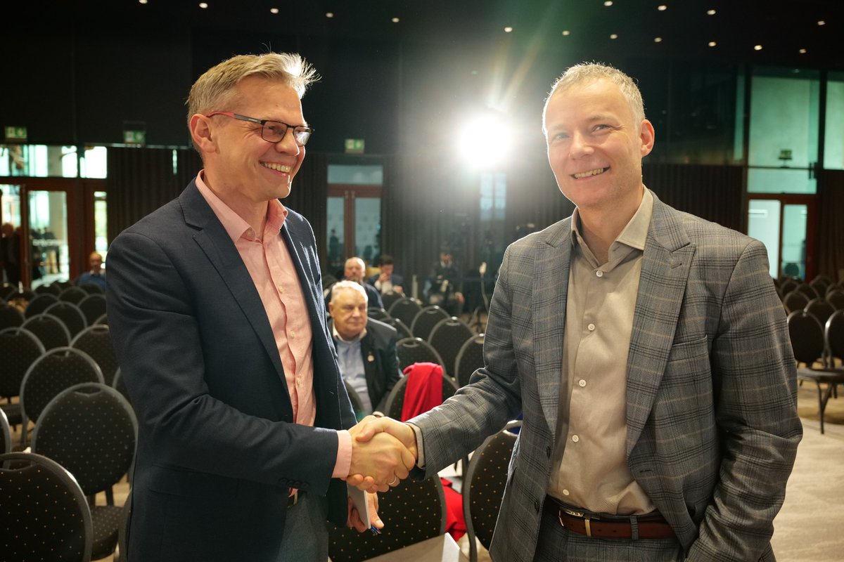 Po krótkiej przerwie wrócimy porozmawiać o tym, czy w UE jest miejsce na szkołę, która uczy?
W panelu udział wezmą:
- europoseł <a href="/PatrykJaki/">Patryk Jaki</a>
- prof. Michał Łuczewski
- Agnieszka Pawlik-Regulska
- Dariusz Kwiecień
- dr Paweł Figurski
Zachęcamy do oglądania - youtube.com/watch?v=8rIssS…