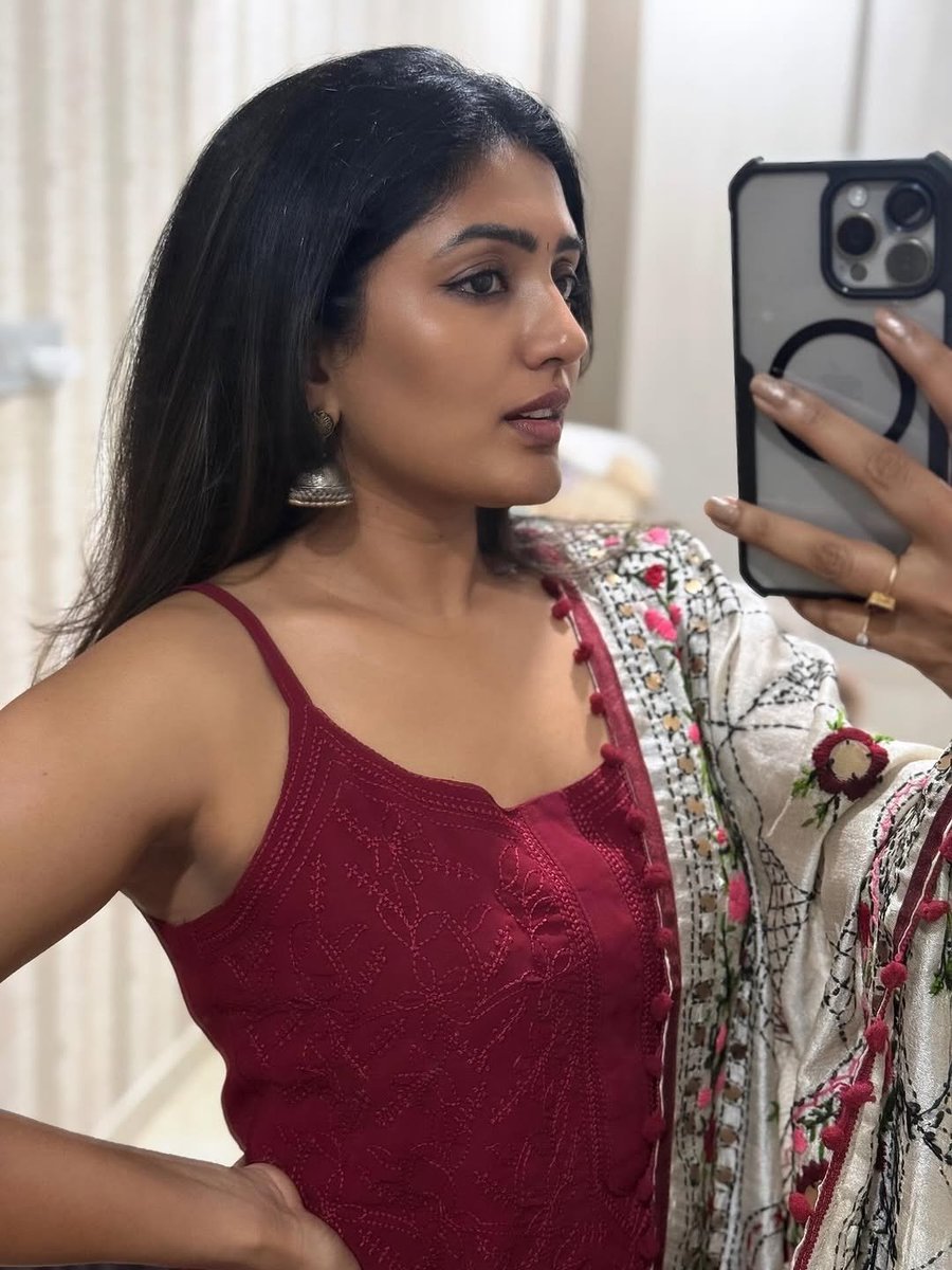 gill_to_kill's tweet image. #EeshaRebba ❤️