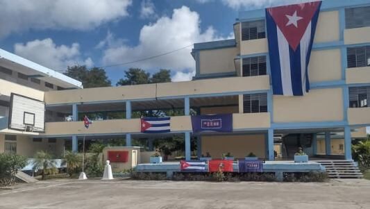 🎊 Fiesta de la Cubanía con actividades en la Vocacional espirituana.
#SanctiSpíritusEnMarcha radiosanctispiritus.cu/es/fiesta-de-l…