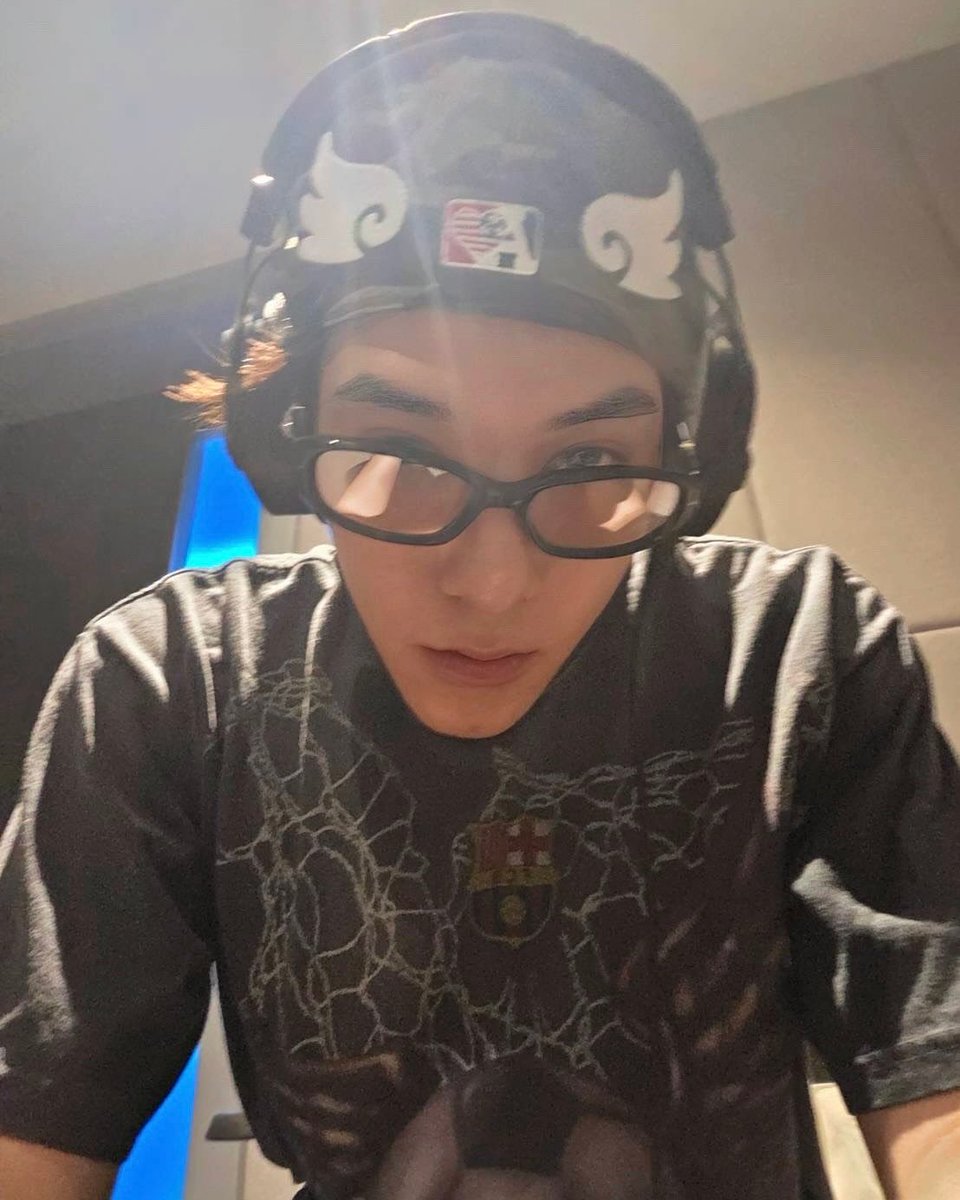 so cool and friggin badass 🔥

#hirunkit_